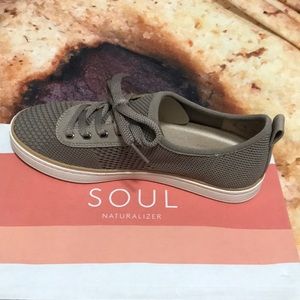NIB Soul Naturalizer Sneakers Sz 6 Krista Grey NWT